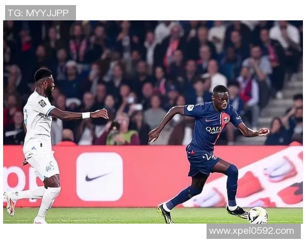 巴黎圣日耳曼崛起之路：从豪门传承到全球足球帝国的荣耀与挑战